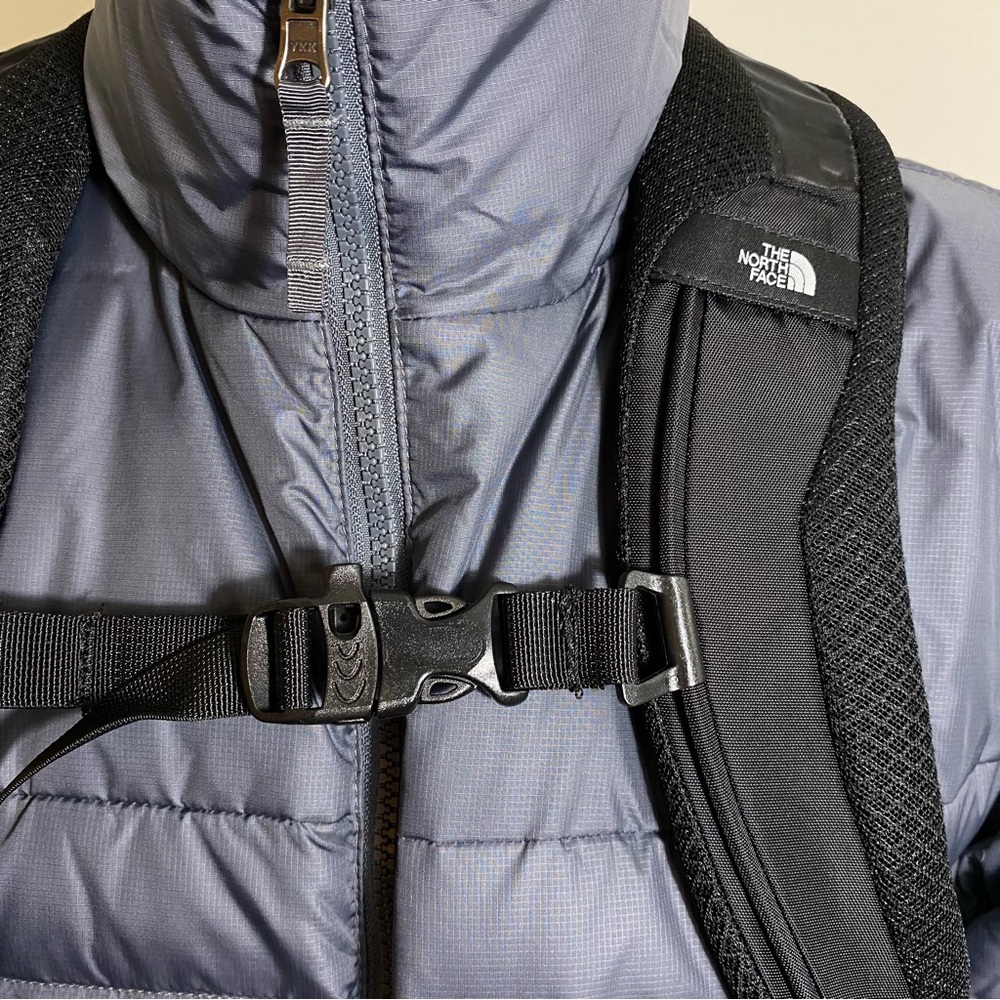 The North Face Generator Backpack School Bag TNF Black BRAND NEW WITH TAGS! - Picture 10 of 14